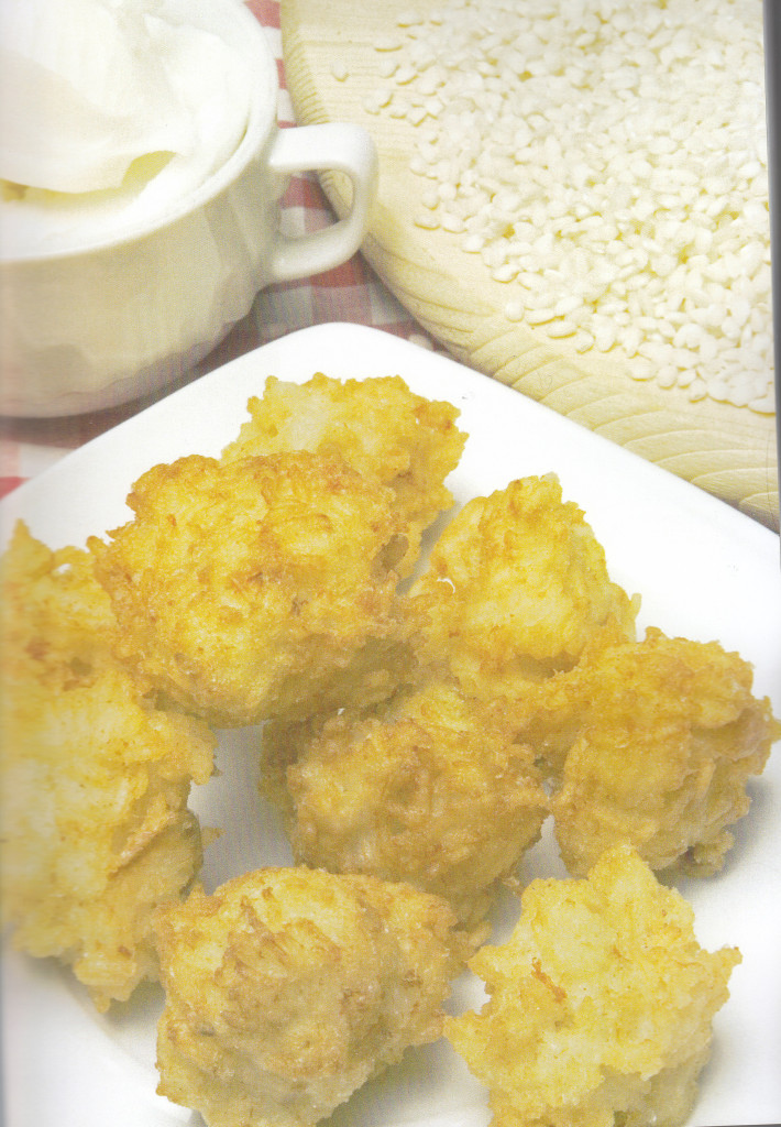 Si tratta di una vecchia ricetta un tempo fondamentale nell'economia domestica delle famiglie contadine e non solo di quelle.

Quando alla razdóra rimaneva .......