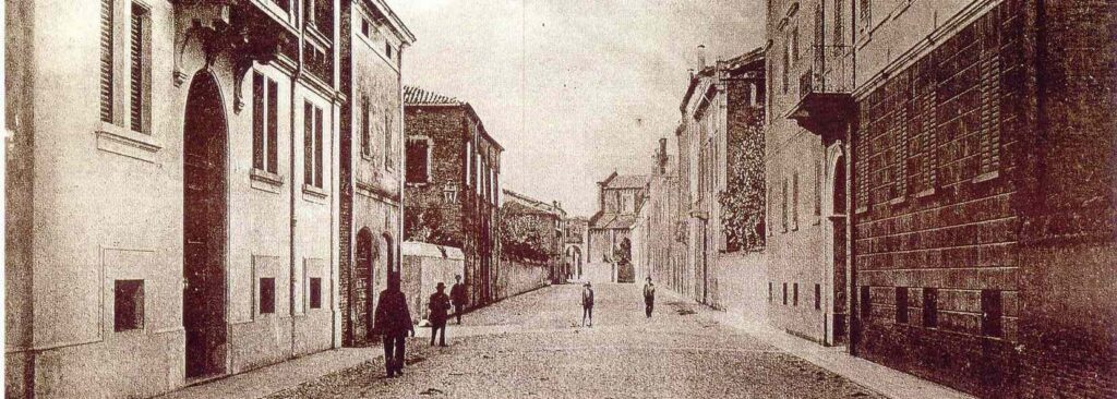 Nelle giornate invernali di gelo, la zia Pia, tagliava in grandi quadrati un paio di vecchi sacchi di iuta, procurati per tempo dallo zio Tullio detto Biagio (Biasèn), facchino al Consorzio. Ce li poneva sotto le scarpe, avvolgendo gli an­goli ai polpacci, tenendoli.......