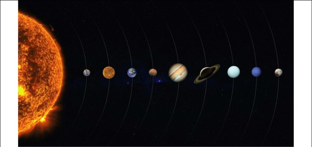 In questo episodio andiamo nelle vicinanze del nostro pianeta a visitare Giove, il primo dei pianeti del sistema solare esterno.

É vicino in termini cosmologici, dove si misura la distanza in anni luce (un anno luce è la distanza percorsa dalla luce viaggiando a circa 300mila km/s, tradotto in km sono circa  9461 miliardi di chilometri) Giove lo troviamo ad appena 780 milioni di km dalla Terra.