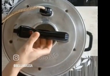 Un affettuoso ricordo di un utensile rivoluzionario, per merito del quale le nostre nonne ci hanno regalato dolci dal profumo indimenticabile-